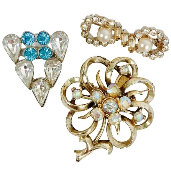 Vintage Scatter Pin Lot Rhinestone Faux Pearl 50s 60s Mid Century Brooches - Picture 1 of 10